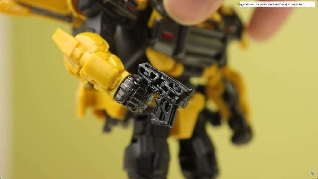 Image Of Reactive Bumblebee & Starscream 2 Pack In Hand From Transformers Game Toys  (13 of 37)